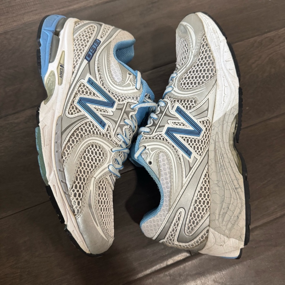 New Balance 860 Light Gray and Sky Blue Running Shoes - Picture 5 of 7
